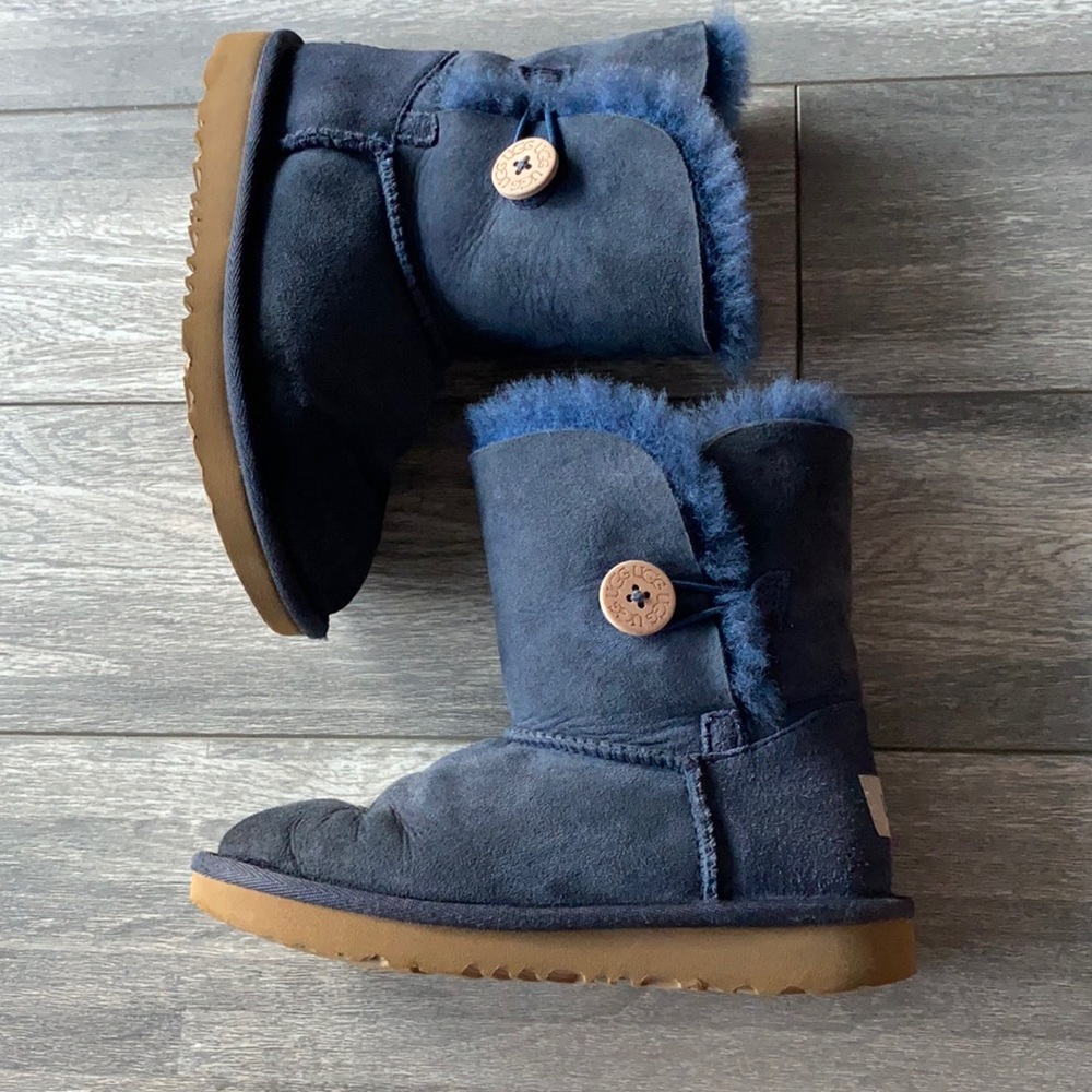 Blue bailey Ugg’s blue size 13 kids